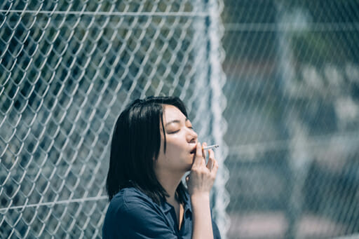 三浦透子、映画的ヒロイン像を打ち砕いて普通を問う『そばかす』の画像1
