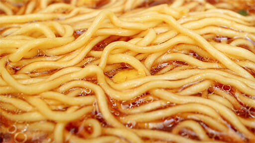 カップ麺なのにギョーザとテリヤキバーガーを再現!? 35周年の「スーパーカップ」新展開の画像11
