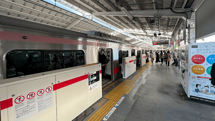 自由が丘駅構内の様子