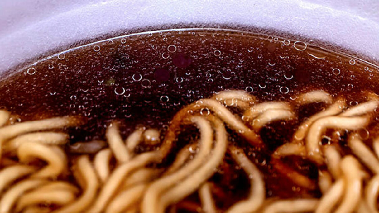 カップ麺で「ポテチ」「とり皮串」「豚まん」再現…異種格闘技戦3品をレビュー!の画像15