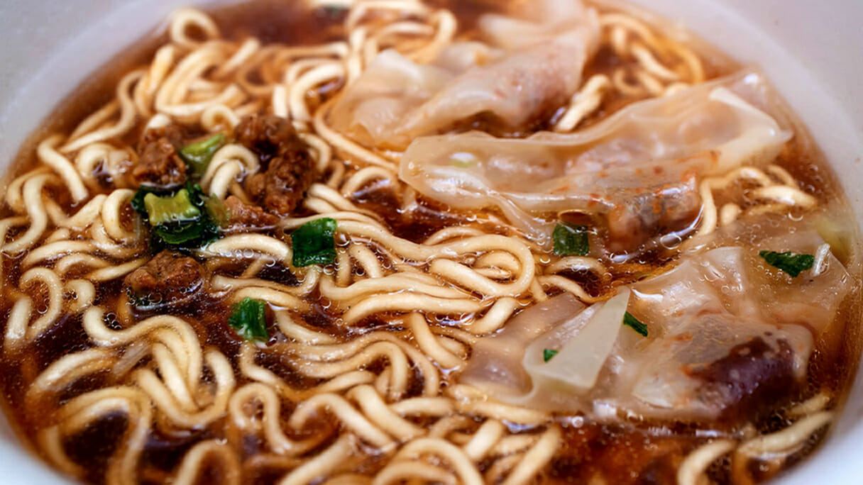 カップ麺で「ポテチ」「とり皮串」「豚まん」再現…異種格闘技戦3品をレビュー!の画像14