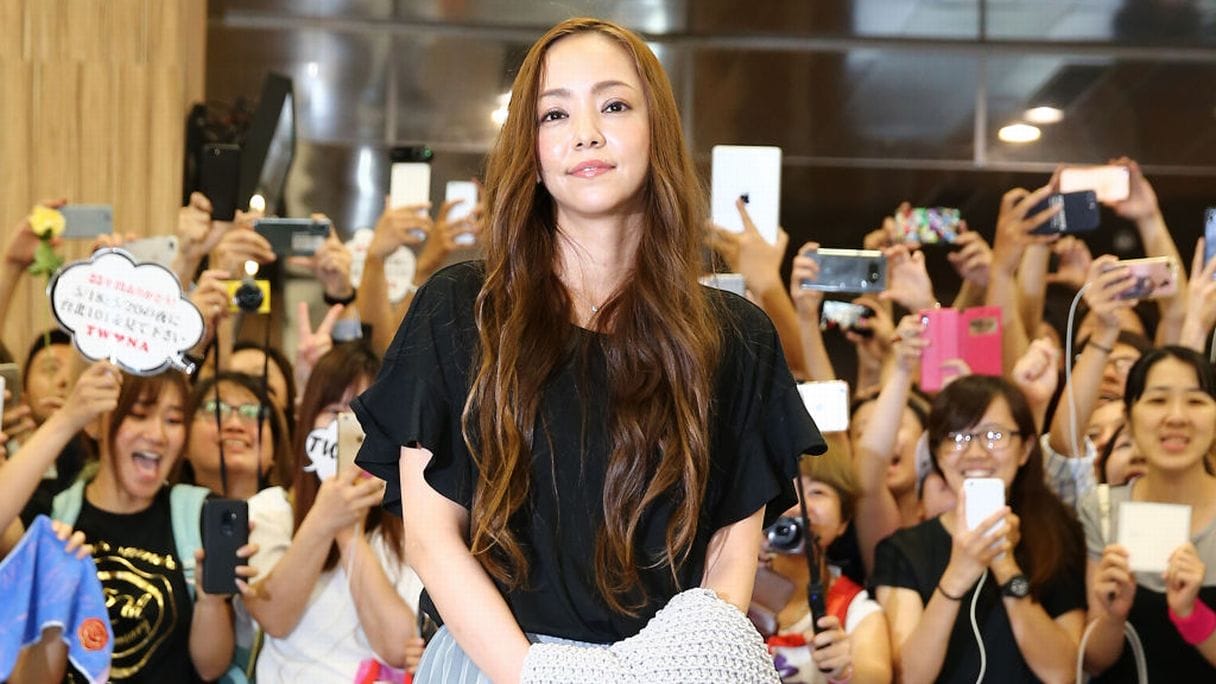 安室奈美恵の楽曲が配信停止でファン悲鳴…サブスク依存の危うさ実感で「CD最強」の声も