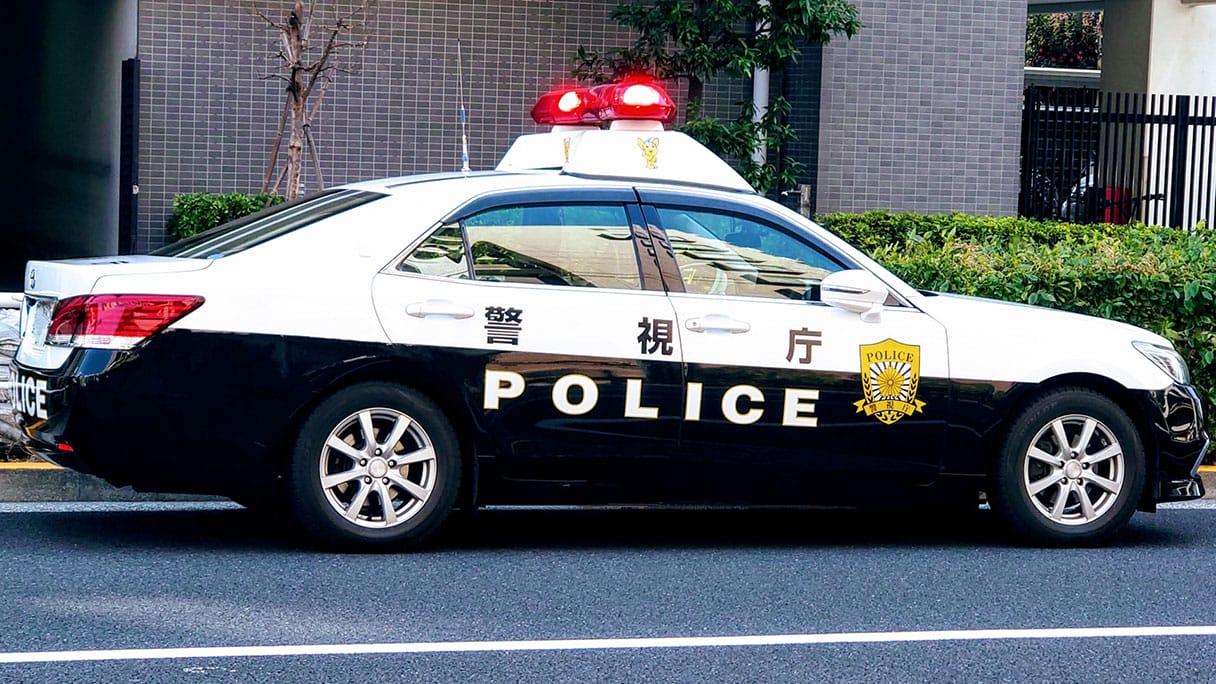 ワタナベマホト送検時の姿に「反省してない」指摘続出? 2子に心配の声の画像1